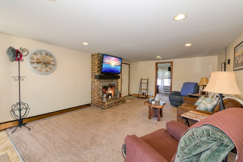 Welcome home to this charming ranch nestled in the heart of - photo 3