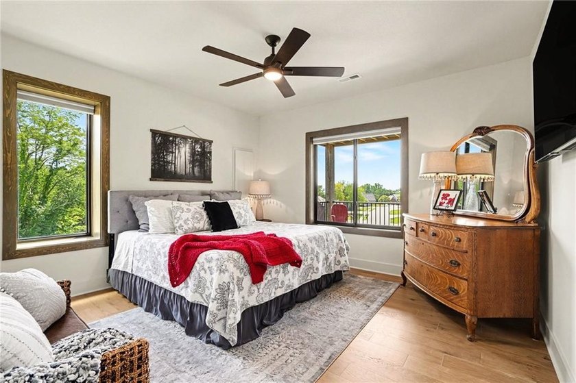 A stunning reverse ranch loaded with custom upgrades. Step - photo 30