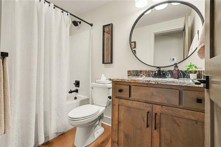 A stunning reverse ranch loaded with custom upgrades. Step - photo 31