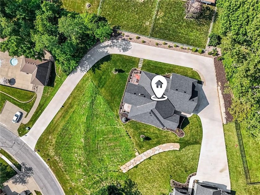 A stunning reverse ranch loaded with custom upgrades. Step - photo 40