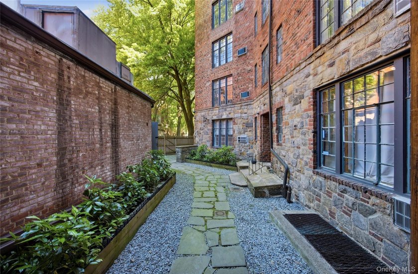 One-bedroom co-op located on the first floor in the Forest Hills - photo 16