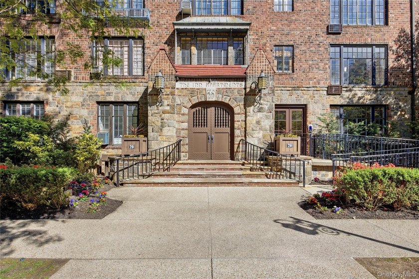 One-bedroom co-op located on the first floor in the Forest Hills - photo 24