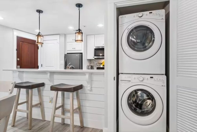 This newly renovated corner unit 2-bedroom lock off condo - photo 6