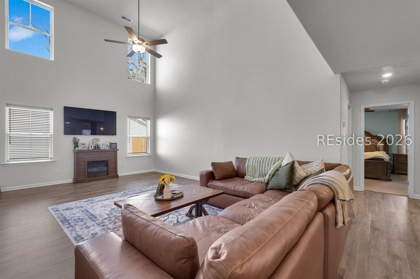Welcome to 121 Teal Bluff Boulevard! A beautifully maintained - photo 23