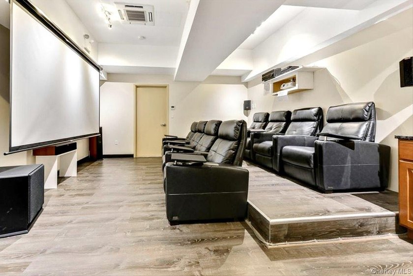 Sun-Filled 1-Bedroom + Office Corner Unit in Forest Hills Bright - photo 25