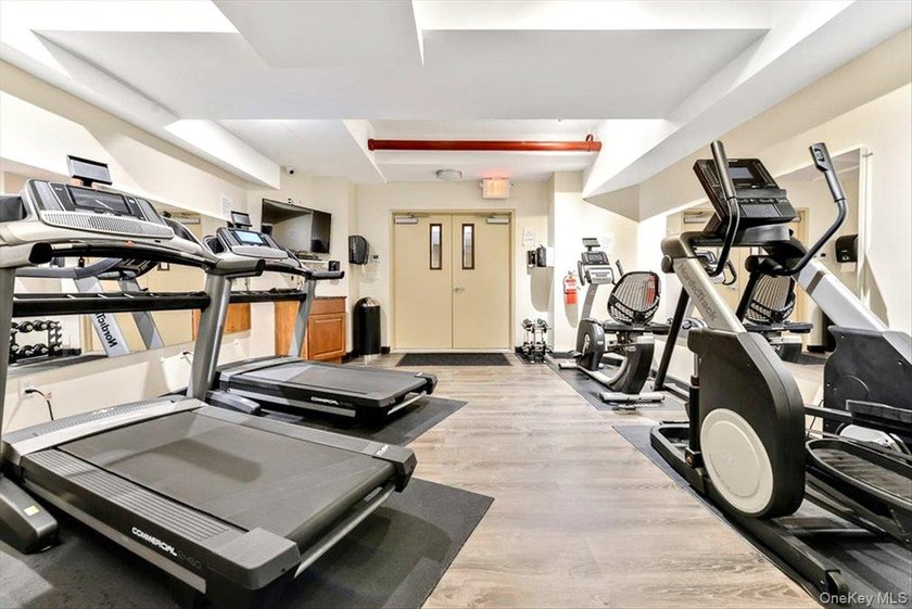 Sun-Filled 1-Bedroom + Office Corner Unit in Forest Hills Bright - photo 26