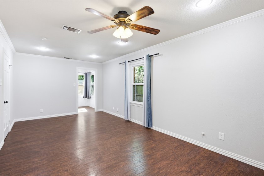 Beautiful 3-bedroom, 2-bath home featuring terracotta tile - photo 12