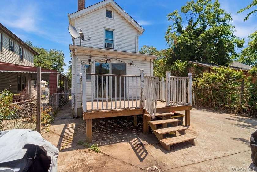 Single Family Home on a 3,000 sq ft lot with Private Driveway - photo 19