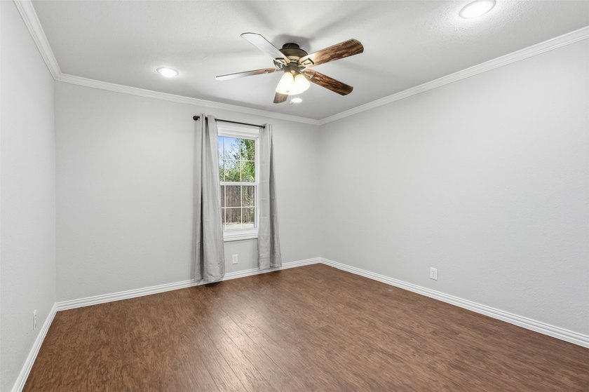 Beautiful 3-bedroom, 2-bath home featuring terracotta tile - photo 20