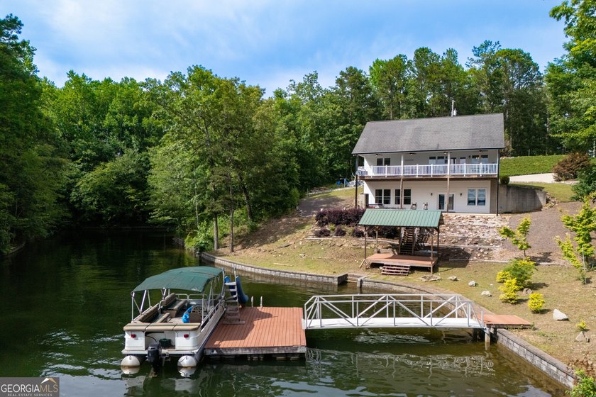 Experience the best of Lake Wedowee living with this stunning - photo 3