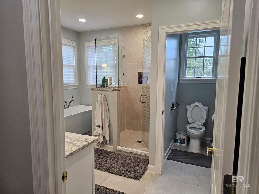 Beautiful 2 Story Home located in Heart of Gulf Shores on the - photo 8