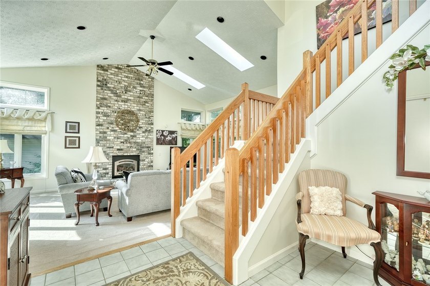Welcome to 116 Brush Creek Drive - Greece, NY 14612! This - photo 5