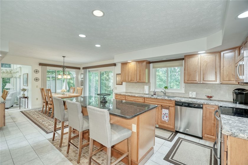 Welcome to 116 Brush Creek Drive - Greece, NY 14612! This - photo 6