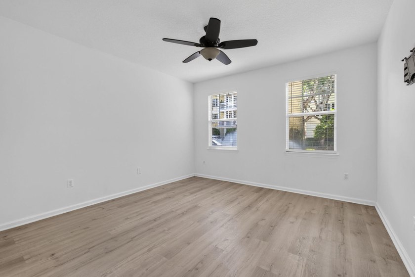 Rare Ground-Floor End Unit w/One-Car Garage In The Heart Of - photo 11
