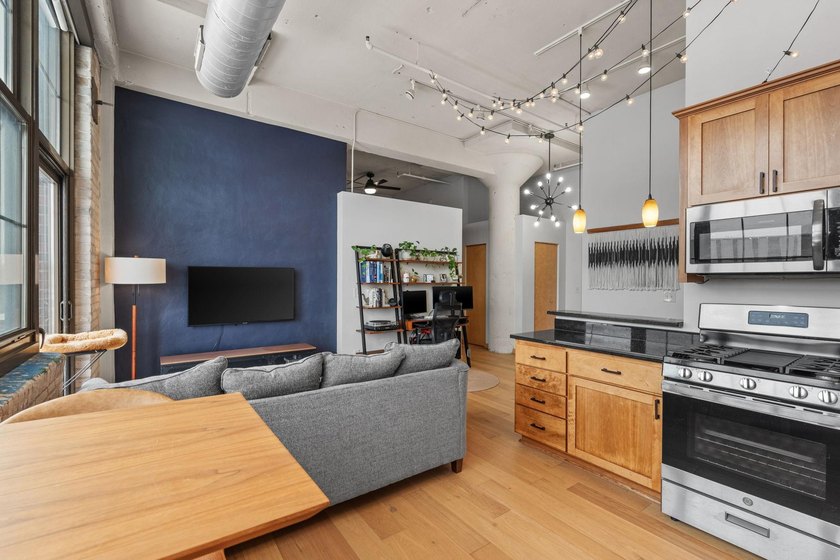 Stylish third-floor condo nestled in the heart of Northeast - photo 7