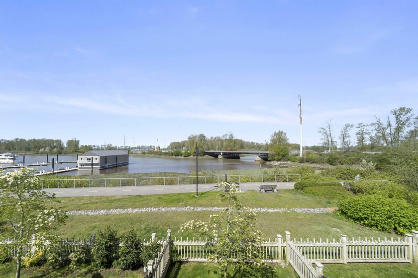 WATERFRONT 3 bed/2.5 bath townhome in Polygon's Beaufort Landing - photo 28