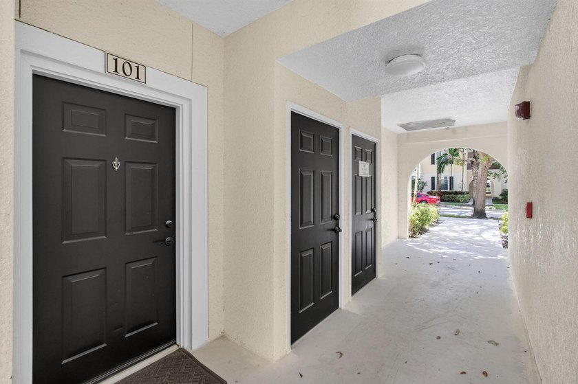 Rare Ground-Floor End Unit w/One-Car Garage In The Heart Of - photo 29
