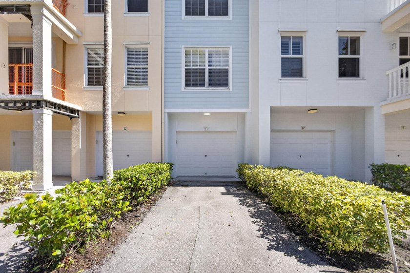 Rare Ground-Floor End Unit w/One-Car Garage In The Heart Of - photo 31