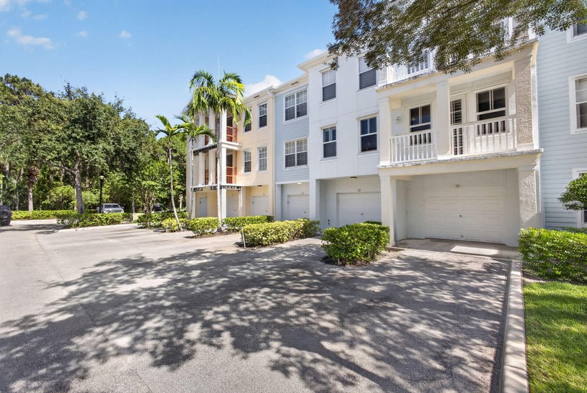 Rare Ground-Floor End Unit w/One-Car Garage In The Heart Of - photo 32