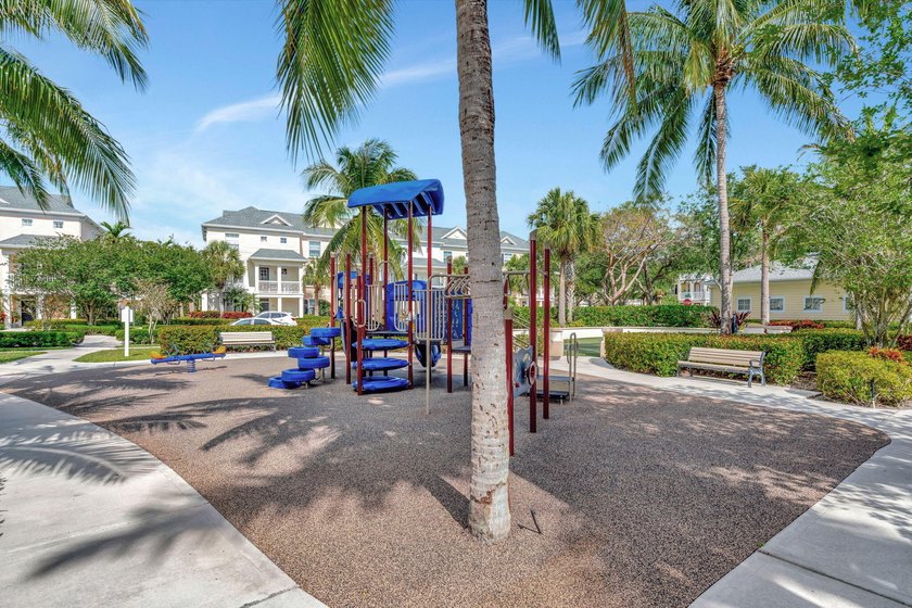 Rare Ground-Floor End Unit w/One-Car Garage In The Heart Of - photo 43