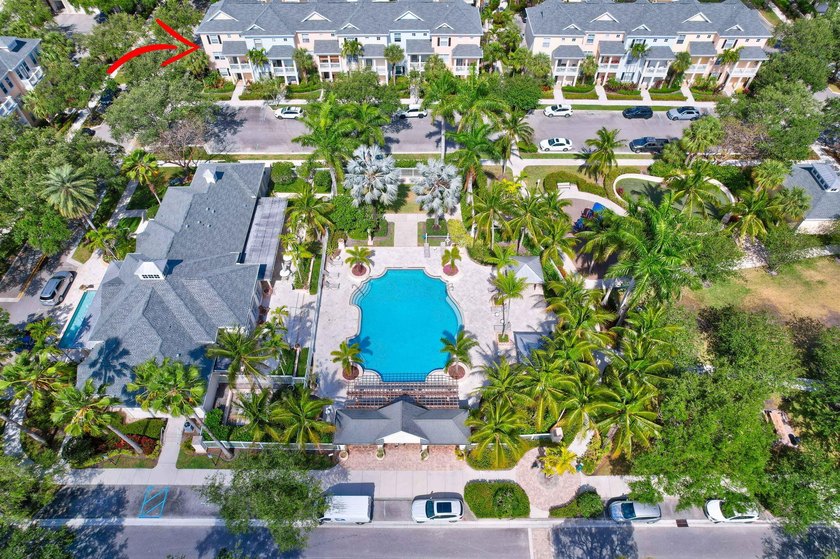 Rare Ground-Floor End Unit w/One-Car Garage In The Heart Of - photo 46