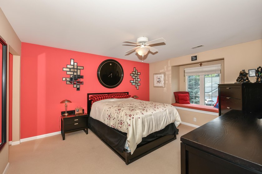 WILLIAMS BAY - BAYSIDE POINTE 2BR/2BA SECOND-FLOOR CONDO with - photo 15