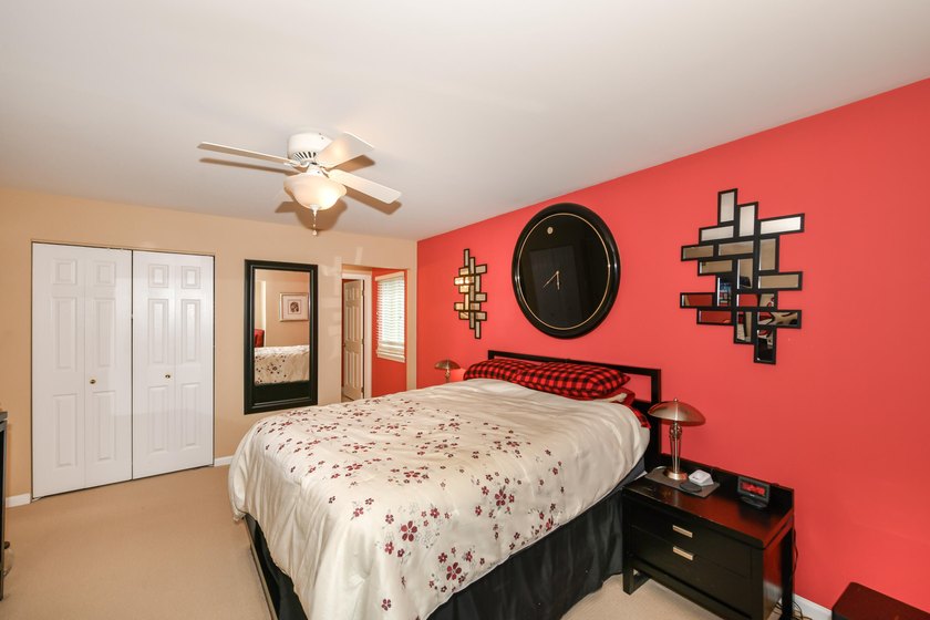 WILLIAMS BAY - BAYSIDE POINTE 2BR/2BA SECOND-FLOOR CONDO with - photo 16