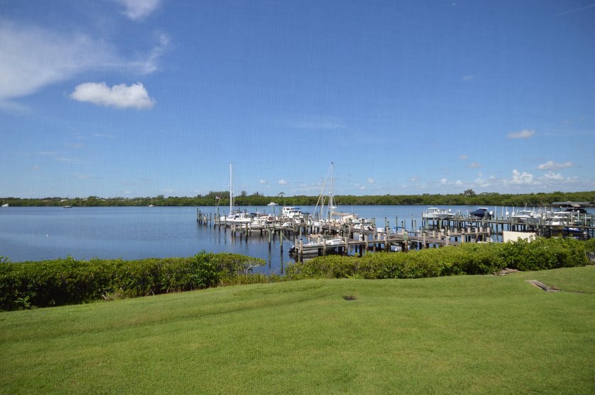 Enjoy waterfront living in this beautifully updated 2-bedroom - photo 19