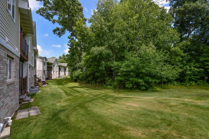 WILLIAMS BAY - BAYSIDE POINTE 2BR/2BA SECOND-FLOOR CONDO with - photo 22