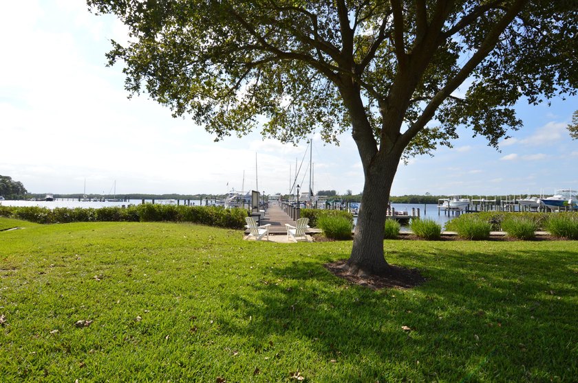 Enjoy waterfront living in this beautifully updated 2-bedroom - photo 35