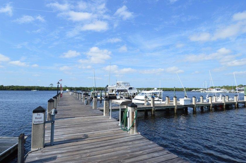 Enjoy waterfront living in this beautifully updated 2-bedroom - photo 37