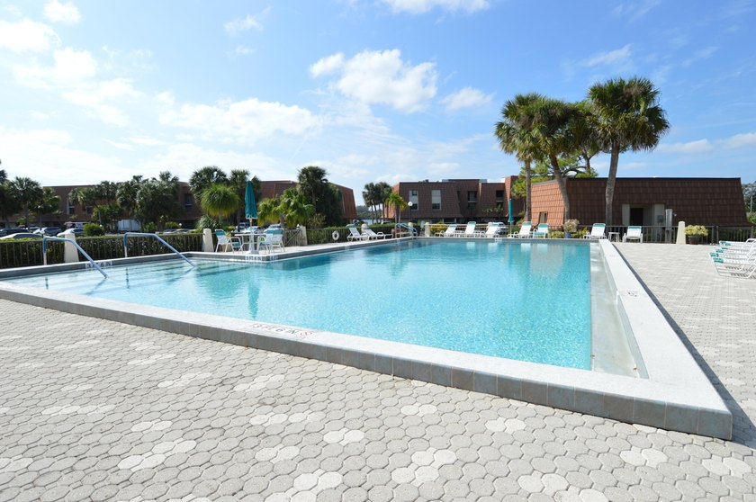 Enjoy waterfront living in this beautifully updated 2-bedroom - photo 38