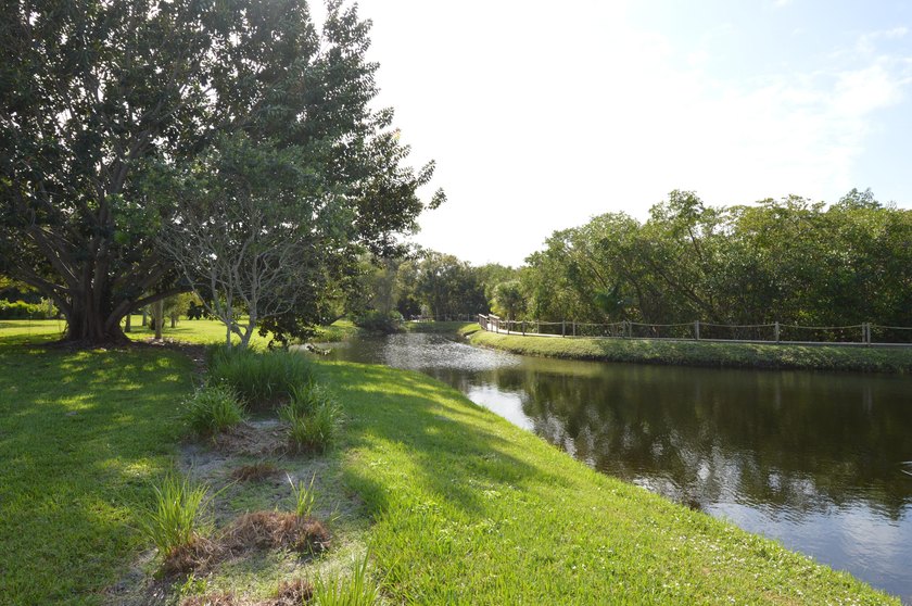 Enjoy waterfront living in this beautifully updated 2-bedroom - photo 41