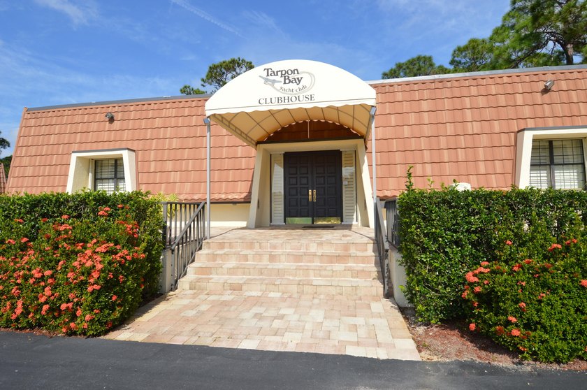 Enjoy waterfront living in this beautifully updated 2-bedroom - photo 44