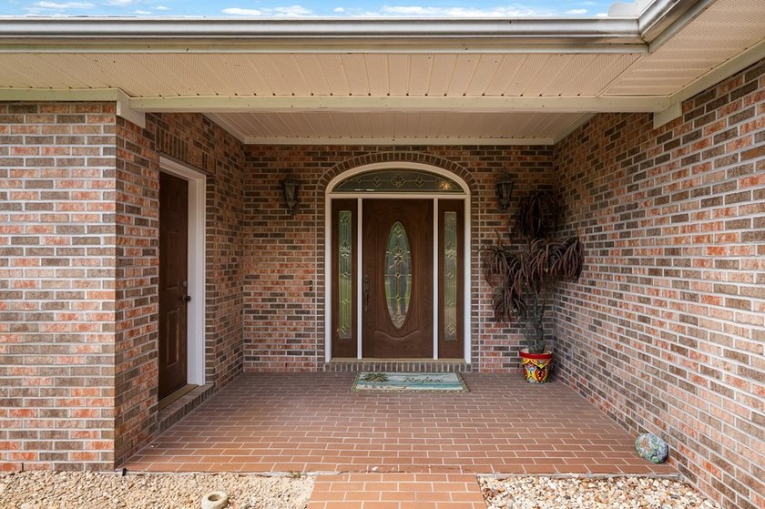 This brick beauty in the heart of Steinhatchee, that's Flood - photo 6