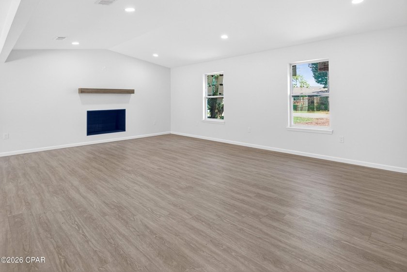 CURRENTLY UNDER CONTRACT, SELLER WILL CONSIDER BACKUP OFFERS - photo 11