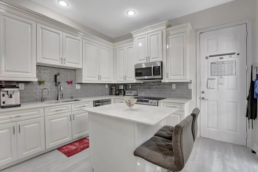 Modern, Move-In Ready Townhome in Central Park - Low HOA, Prime - photo 12