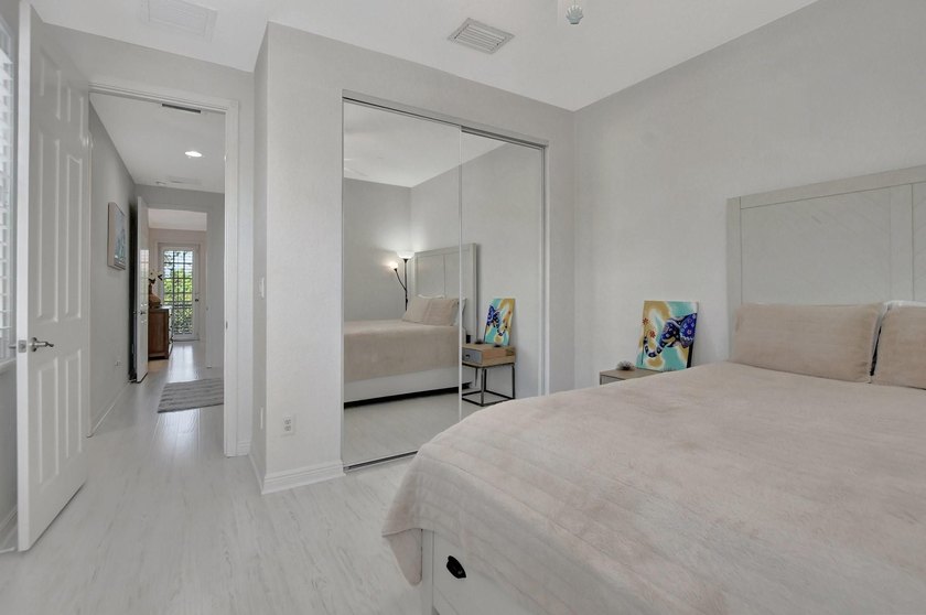 Modern, Move-In Ready Townhome in Central Park - Low HOA, Prime - photo 30