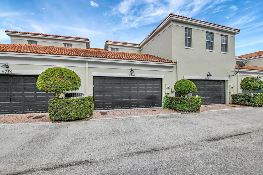Modern, Move-In Ready Townhome in Central Park - Low HOA, Prime - photo 35