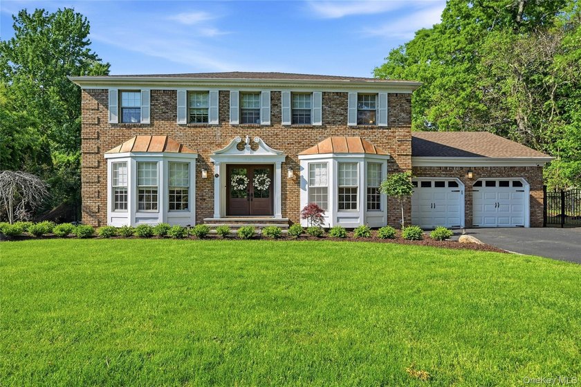 Discover the perfect blend of charm, comfort, and convenience in - photo 3
