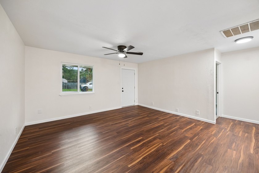 Investor opportunity! Don't miss your chance to own two homes - photo 13