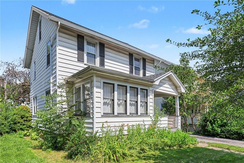Welcome to 15 Alford Street! This charming 3-bedroom, 1-bath - photo 3