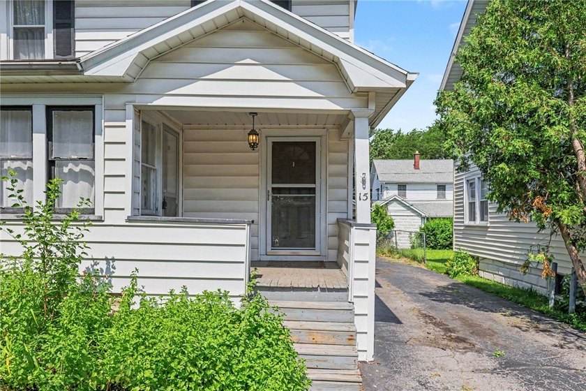 Welcome to 15 Alford Street! This charming 3-bedroom, 1-bath - photo 4