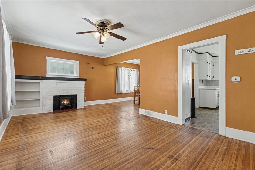 Welcome to 15 Alford Street! This charming 3-bedroom, 1-bath - photo 6