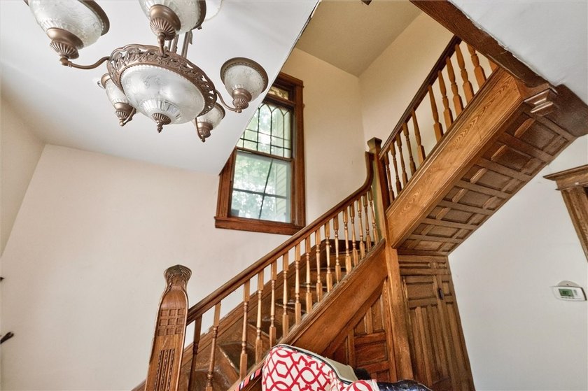 Welcome to 20 Quincy St in the very popular Beechwood - photo 4