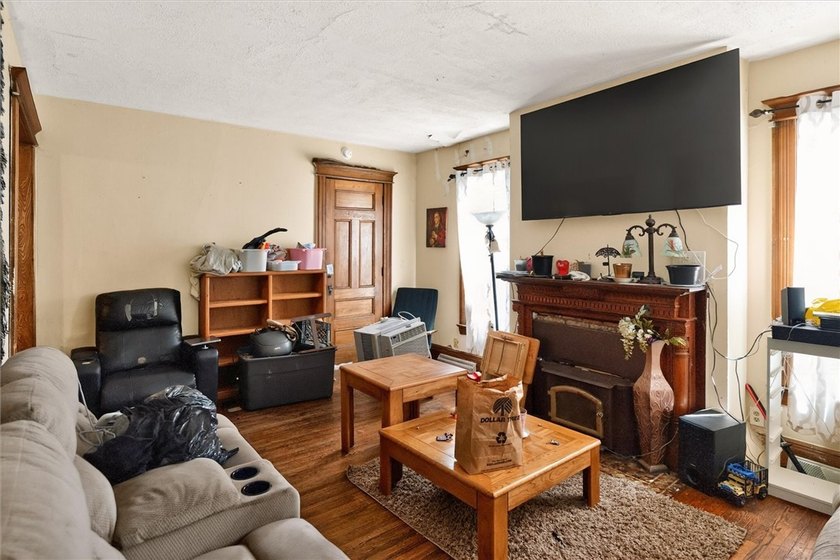 Welcome to 20 Quincy St in the very popular Beechwood - photo 5