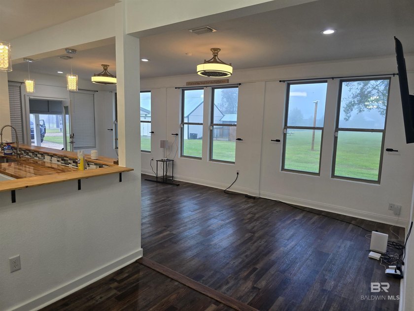 3 Bed 3 Bath. 5.5 Acres. Unrestricted and Unzoned ready to go - photo 6