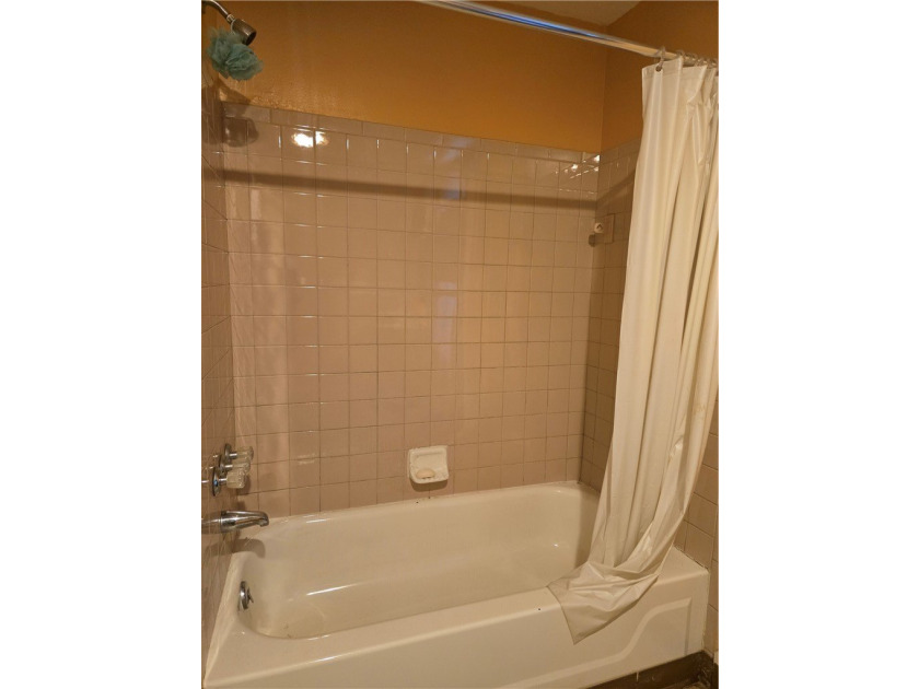 Outstanding opportunity for investors or owner-occupants! This - photo 29