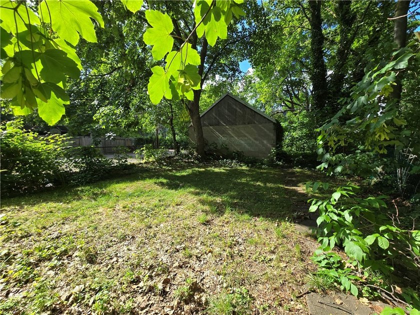 Outstanding opportunity for investors or owner-occupants! This - photo 38