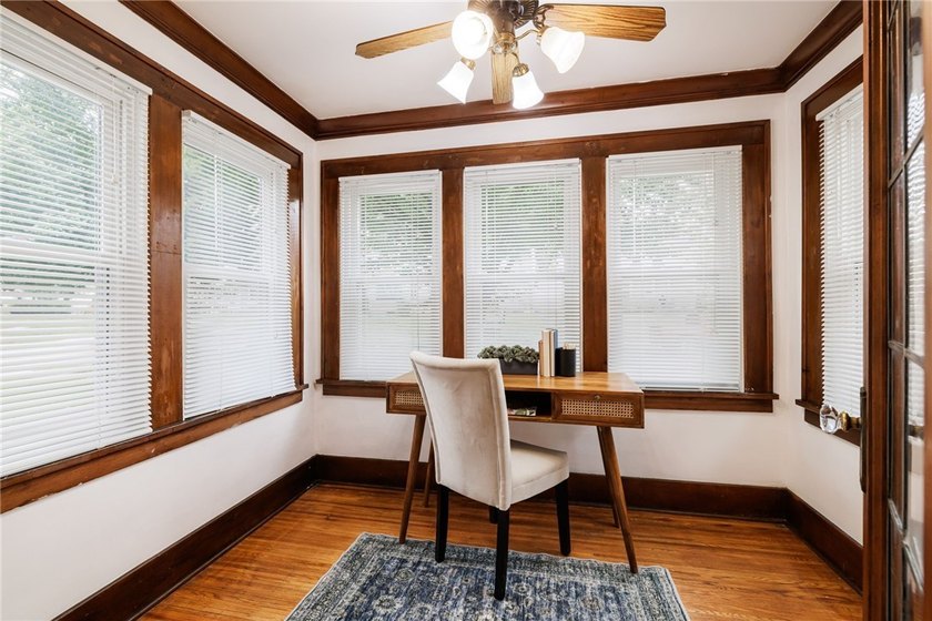 Welcome home to this charming 3-bedroom, 1-bath Colonial in - photo 5